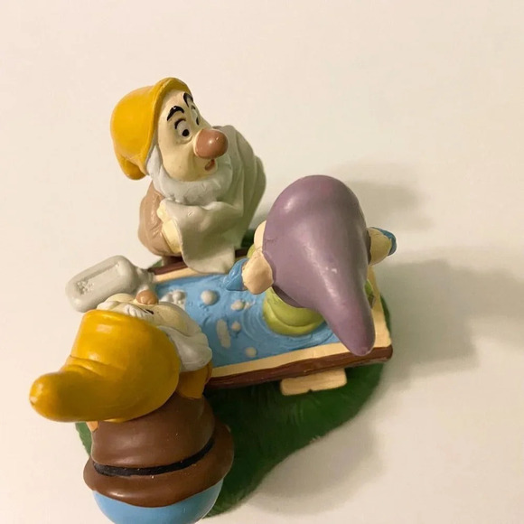 Disney Store Lil Classics PVC Snow  White Seven Dwarfs Bath Time Figurine - Picture 9 of 10